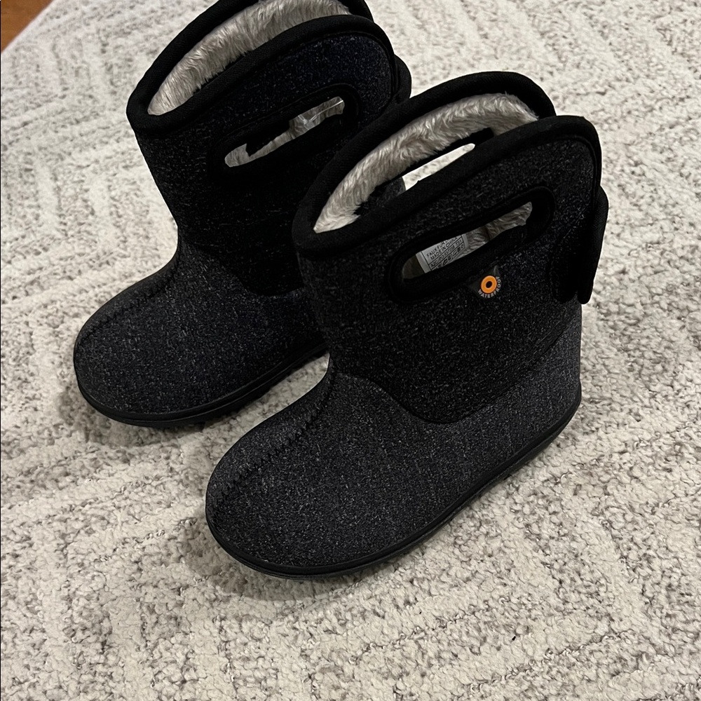 Bogs Black Kids Boots with Cozy Lining
